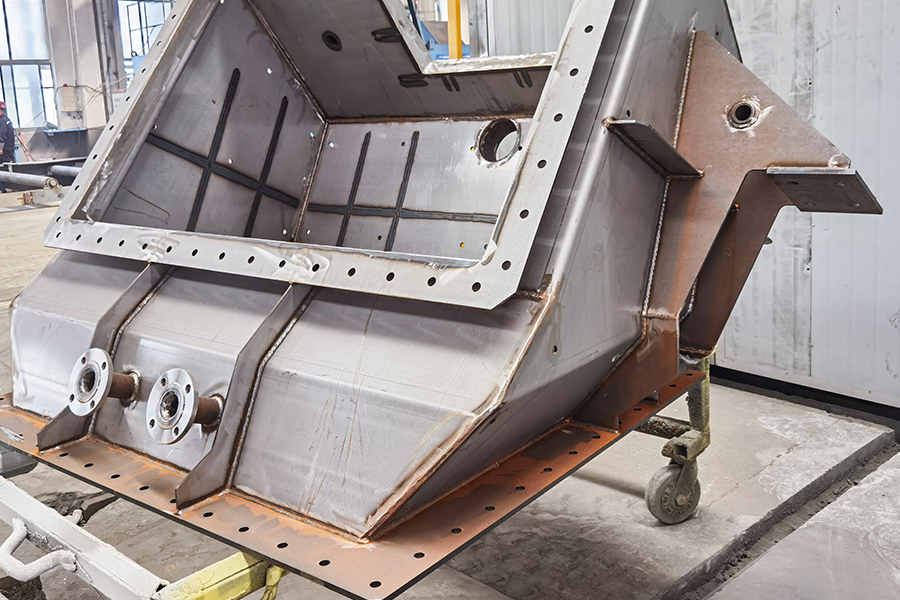 カスタム鋼構造物 カスタム鋼構造物