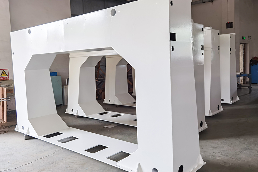 カスタム鋼構造物 カスタム鋼構造物